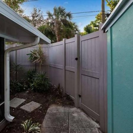 Charming Studio W Pool One Mile To Beach Pets Welcome Lake Worth Beach Εξωτερικό φωτογραφία