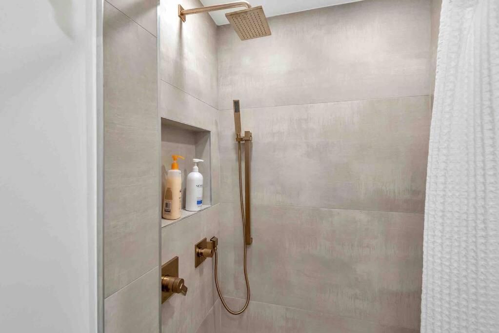 Charming Studio W Pool One Mile To Beach Pets Welcome Lake Worth Beach Εξωτερικό φωτογραφία
